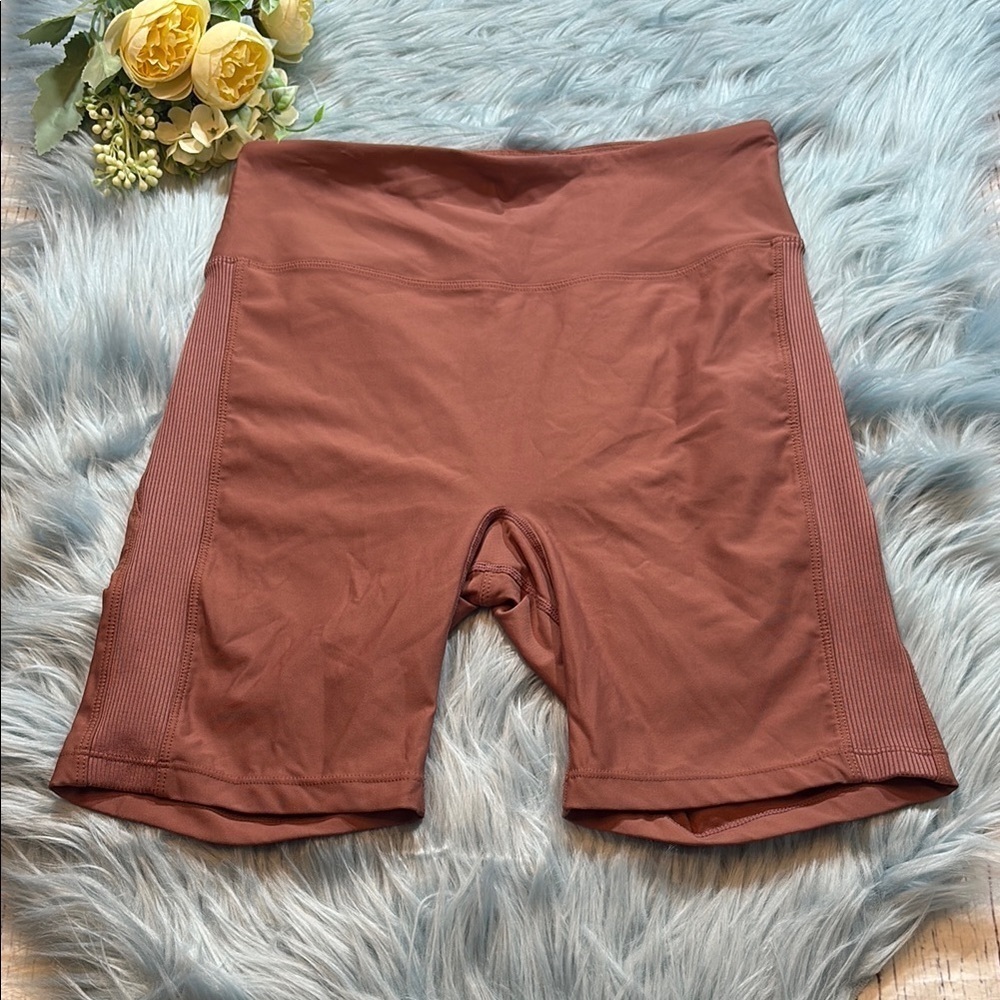 NYLORA Farrah Biker Brown Tan High Rise Shorts sz M - Picture 1 of 9